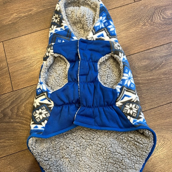 Blue snowflake fleece hoodie for pets - Picture 4 of 6